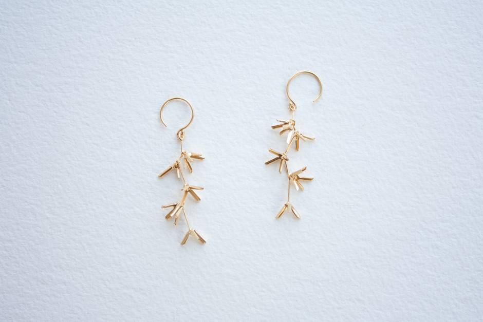 Small Flower Earrings (5 Flowers) - Garland Gold