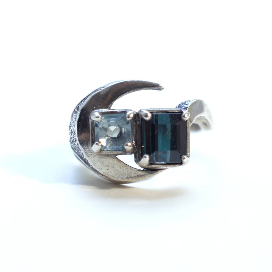 2 Moon Mars Ring