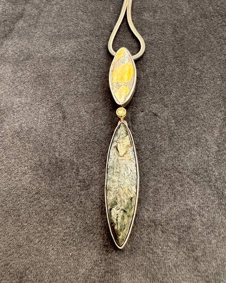 Pendant 59