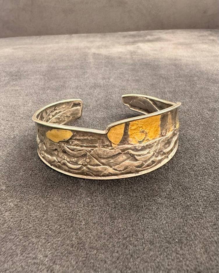 Waves Cuff