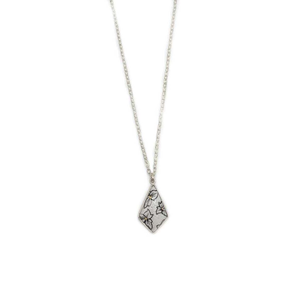 Trillium Kite Necklace